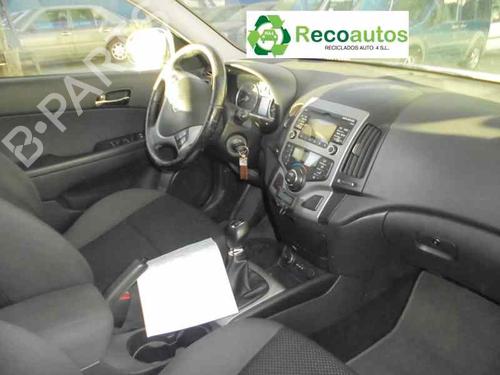 Nebelscheinwerfer links HYUNDAI i30 Estate (FD) 1.6 CRDi | BP2299175C30  - Image 6
