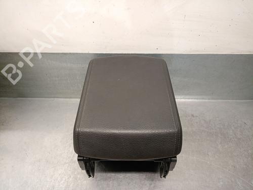 Used Armrest / Center console Armrest / Center console 39554301 39554301