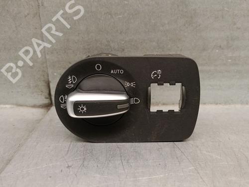 Used Headlight switch AUDI A1 Sportback (8XA, 8XF) 1.4 TDI (90 hp) 31571047