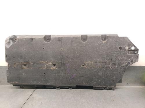 Used Underbody protection PEUGEOT 3008 II SUV (MC_, MR_, MJ_, M4_) 1.2 THP/ PureTech 130 (MRHNSM, MRHNSU, MRHNSJ, MRHNYW,... (131 hp) 31945053