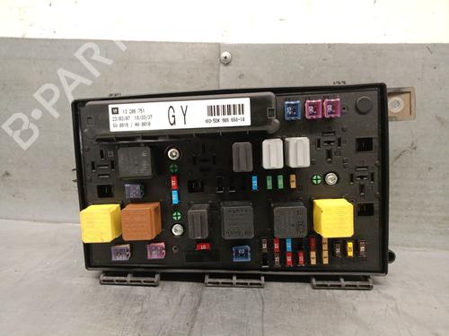 Used Fuse box Fuse box 37033619 37033619
