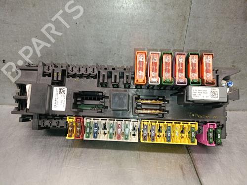 Used Fuse box Fuse box 39617851 39617851