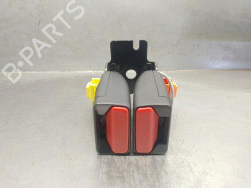 Used Seat buckle VOLVO V40 Hatchback (525) D2 (120 hp) 24738971