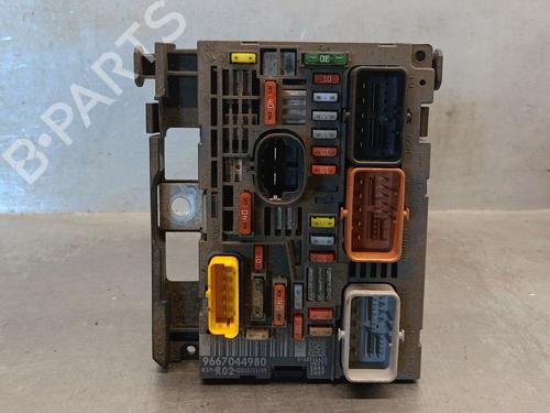 fuse-box-peugeot-3008-i-mpv-0u_-2009-2010-2011-2012-2013-2014-2015-2016-2017-37025372 main image