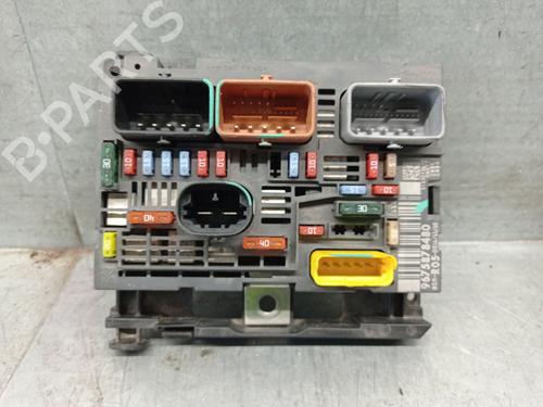 Used Fuse box PEUGEOT 308 CC (4B_) 1.6 16V (120 hp) 28421009