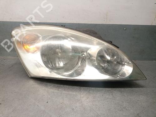 Used Right headlight KIA CEE'D Hatchback (ED) 1.6 CRDi 115 (115 hp) 32189271
