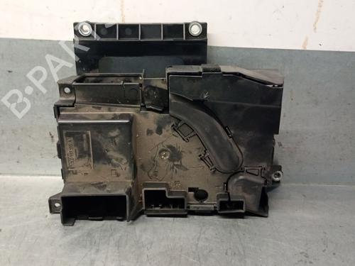 Used Fuse box PORSCHE CAYENNE (9PA) 3.2 (250 hp) 28088669