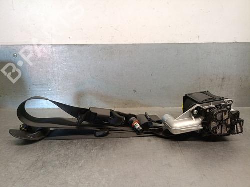 front-right-seatbelt-hyundai-i30-fastback-pde-pden-2017-35794189 main image