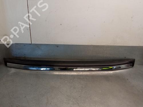Used Tailgate handle LAND ROVER FREELANDER 2 (L359) 2.2 TD4 4x4 (160 hp) 28733045