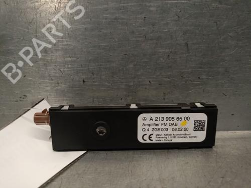 Used Antenna/Base MERCEDES-BENZ CLA Shooting Brake (X118) CLA 200 (118.687) (163 hp) 25240303