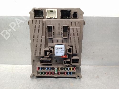 Used Fuse box CITROËN C5 I (DC_) 2.2 HDi (DC4HXB, DC4HXE) (133 hp) 15215506