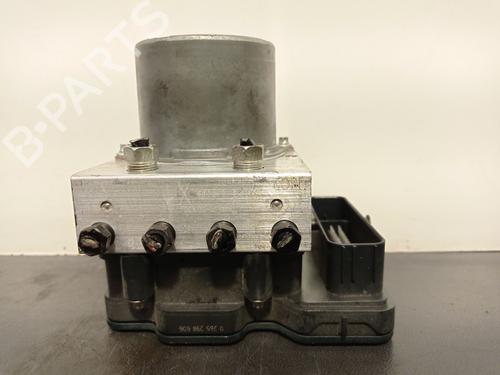 Used ABS pump TOYOTA YARIS (_P21_, _PA1_, _PH1_) 1.5 Hybrid (MXPH11) (92 hp) 25852582