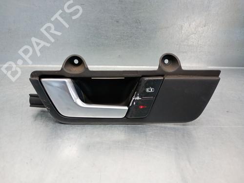 Venstre fortil invendig håndtag AUDI A4 B6 (8E2) 1.9 TDI (130 hp) 28042402