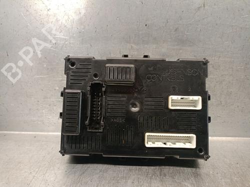 Module électronique RENAULT CLIO III (BR0/1, CR0/1) 1.2 16V (BR02, BR0J, BR11, CR02, CR0J, CR11) (75 hp) 25786099