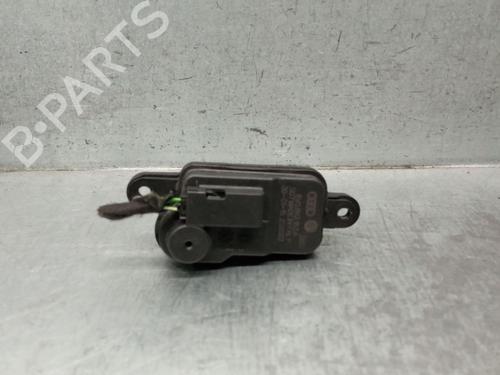 Used Fuel door actuator AUDI A3 Sportback (8VA, 8VF) 2.0 TDI (150 hp) 25243678