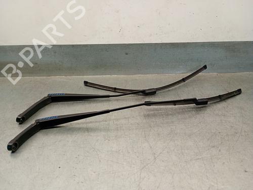 Used Front windshield wiper arm SEAT ATECA (KH7, KHP) 1.4 TSI (150 hp) 25239489