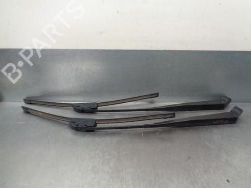 Used Front windshield wiper arm NISSAN TERRANO II (R20) 2.7 TDi 4WD (125 hp) 13317273