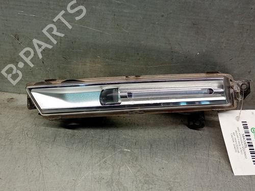 Used Left front fog light JAGUAR F-PACE (X761) 2.0 TD4 (180 hp) 32319446
