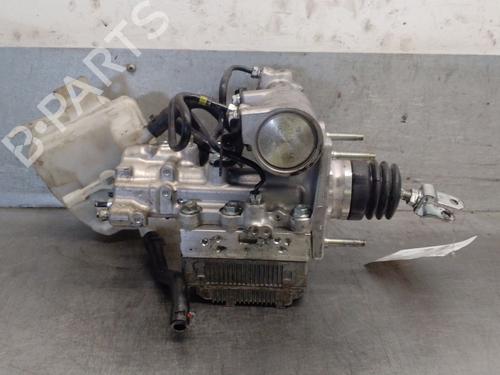 Pompa freni Pompa freni TOYOTA YARIS (_P13_) 1.5 Hybrid (NHP130_, NHP130) (101 hp) 36868880 36868880