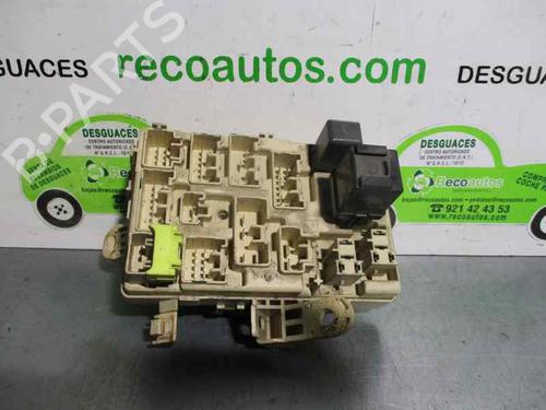Used Fuse box TOYOTA HILUX VI Pickup (_N1_) 2.5 D-4D 4WD (KDN165, KDN170, KDN190) (102 hp) 3120890