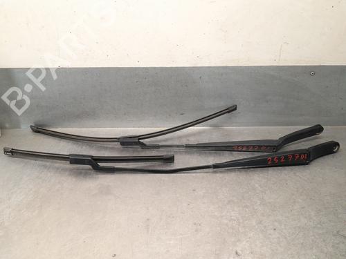 Used Front windshield wiper arm Front windshield wiper arm 36866635 36866635