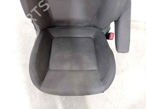 Right front seat PEUGEOT 5008 (0U_, 0E_) 1.6 HDi | BP15186015C16 