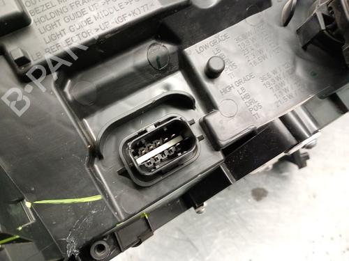 Right headlight RENAULT CLIO V (B7_) 1.6 E-TECH 140 (B7MU) | BP29384166C29 