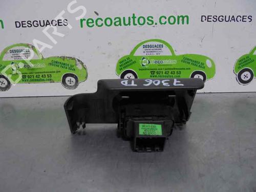 Right rear window switch LAND ROVER FREELANDER I (L314) 2.0 Td4 4x4 | BP2077054I28 