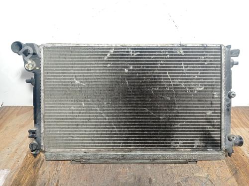 Used Water radiator Water radiator 32998061 32998061