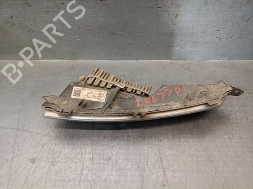 Left front fog light LAND ROVER DISCOVERY V (L462) 2.0 Sd4 4x4 | BP37016190C30 - Image 2