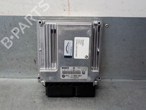 Used Engine control unit (ECU) BMW 5 (E60) 525 d (197 hp) 28107637