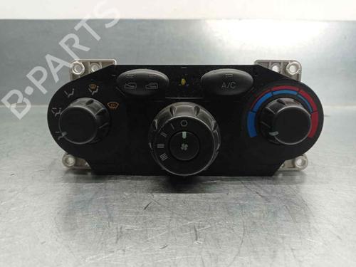 Used Climate control Climate control HYUNDAI SANTA FÉ I (SM) 2.4 16V (146 hp) 10647864 10647864