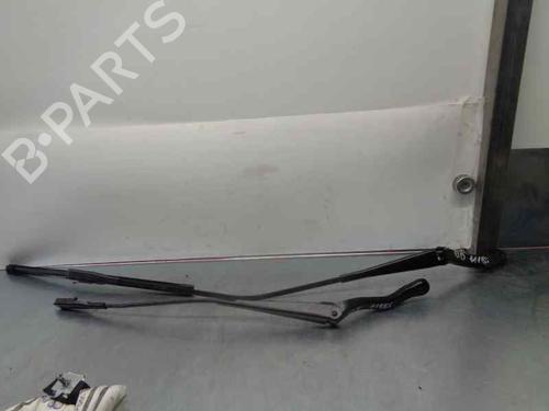 Used Front windshield wiper arm OPEL CORSA E (X15) [2014-2025]  6047028