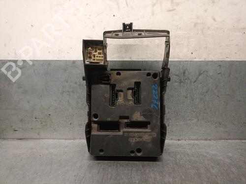 Zekeringkast RENAULT MEGANE I Classic (LA0/1_) 1.6 e (LA0F, LA0S) (90 hp) 25237452