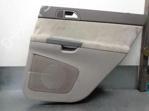 Garniture arrière gauche VOLVO V50 (545) 2.0 D (136 hp) 11928019