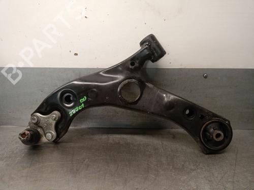 Used Left front suspension arm TOYOTA C-HR (_X1_) 1.8 Hybrid (ZYX10_, ZYX11_) (98 hp) 26031988