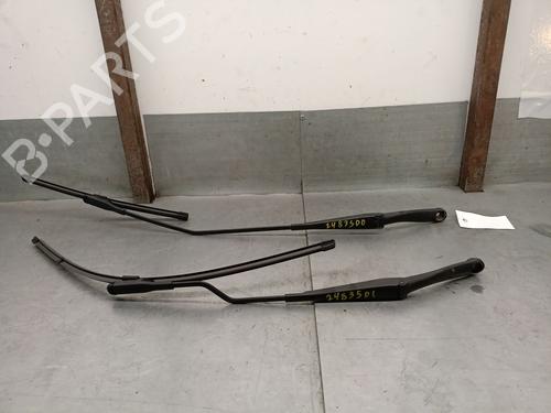 Used Front windshield wiper arm FIAT GRANDE PUNTO (199_) 1.4 (199AXB11, 199AXB1A, 199BXB1A, 199AXL1A) (77 hp) 32702912
