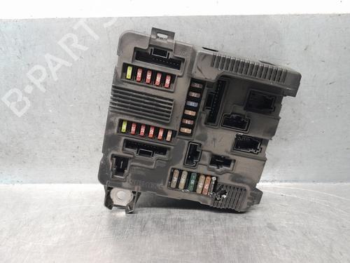 fuse-box-renault-grand-scenic-ii-jm01_-2004-2005-2006-2007-2008-2009-37080424 main image