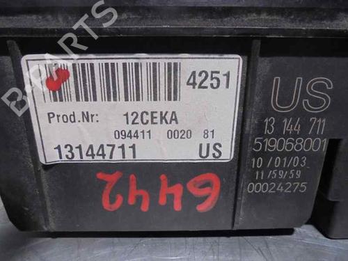 Fuse box OPEL SIGNUM Hatchback (Z03) 2.2 direct (F48) | BP2332759E1 