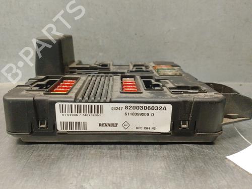 Fuse box RENAULT SCÉNIC II (JM0/1_) 1.6 (JM0C, JM0J, JM1B) | BP32989017E1 - Image 3