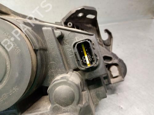 Left headlight PEUGEOT 5008 (0U_, 0E_) 1.6 HDi | BP26643976C28 