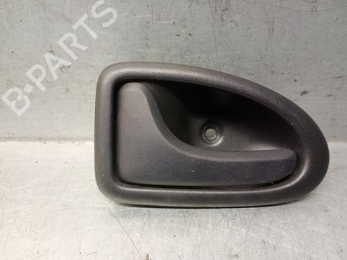 Venstre fortil invendig håndtag RENAULT MEGANE I (BA0/1_) 1.9 dTi (BA08, BA0N) (98 hp) 31370524