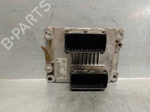 Calculateur moteur (ecu) OPEL CORSA C (X01) 1.2 (F08, F68) (75 hp) 15107353