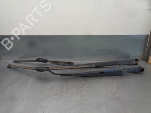 Used Front windshield wiper arm KIA SPORTAGE III (SL) 2.0 CRDi (136 hp) 10528460