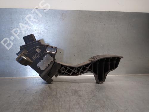 Used Pedal TOYOTA YARIS (_P13_) 1.5 Hybrid (NHP130_, NHP130) (101 hp) 15984737