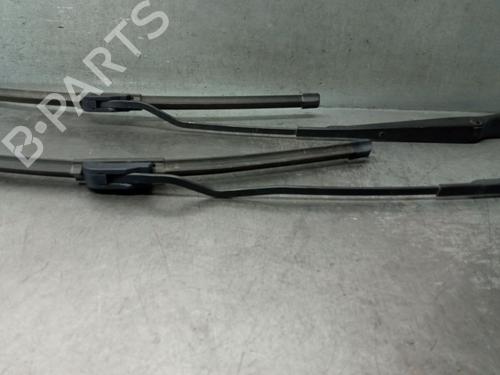 Front windshield wiper arm LAND ROVER FREELANDER I (L314) 2.0 Td4 4x4 | BP24470458C143 