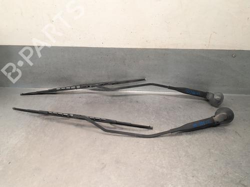 Used Front windshield wiper arm Front windshield wiper arm 37028168 37028168