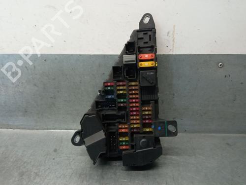 Used Fuse box BMW 5 (E60) 525 d (177 hp) 30000916