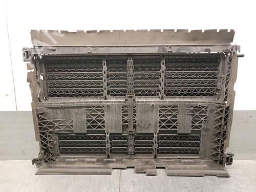 Used Front slam panel PEUGEOT 3008 II SUV (MC_, MR_, MJ_, M4_) 1.2 THP/ PureTech 130 (MRHNSM, MRHNSU, MRHNSJ, MRHNYW,... (131 hp) 30717700