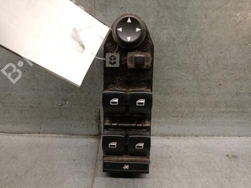 Used Left front window switch Left front window switch BMW 5 (E60) 525 i (192 hp) 32474324 32474324